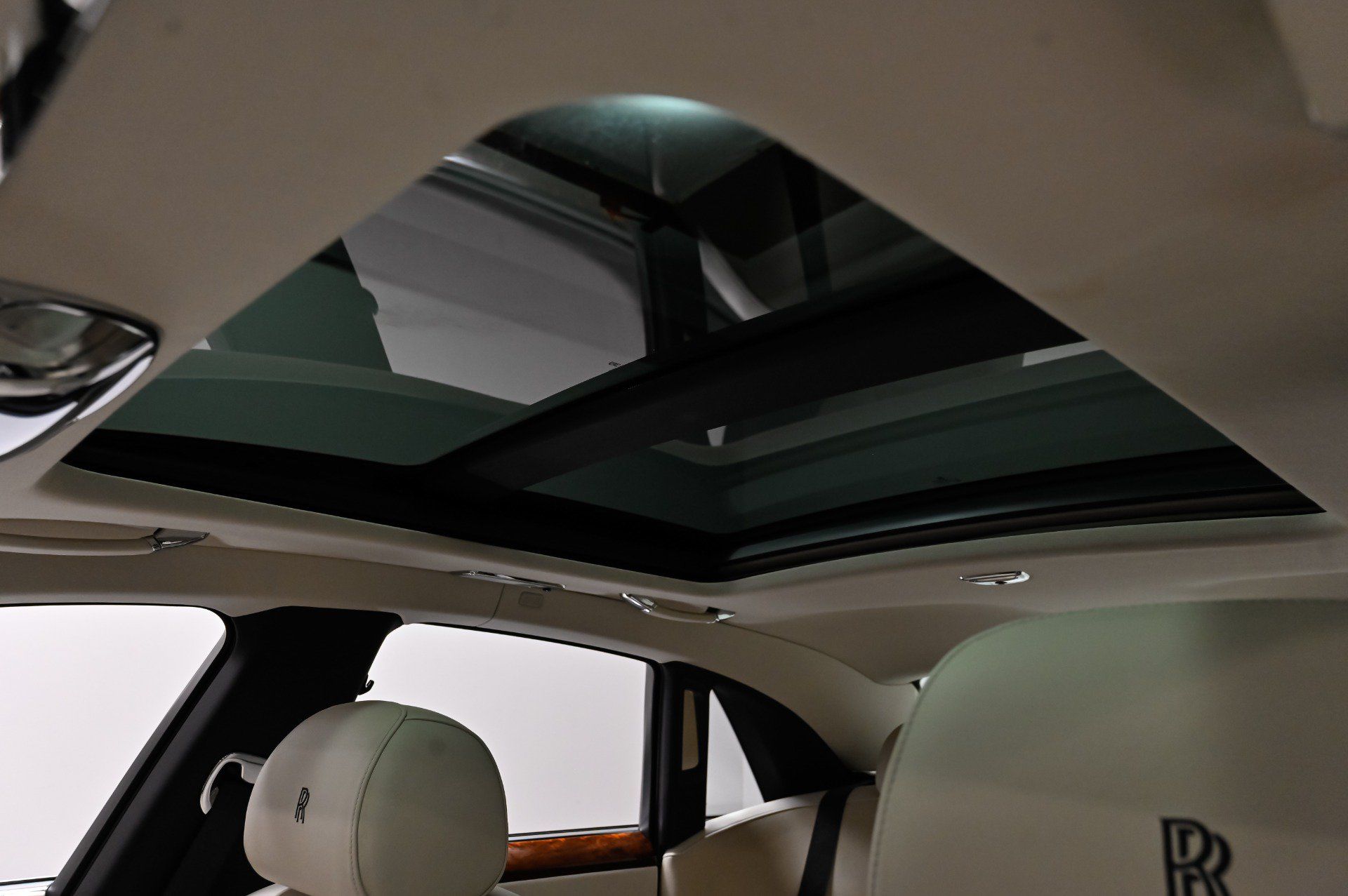 Used 2012 Rolls-Royce Ghost RWD image 12