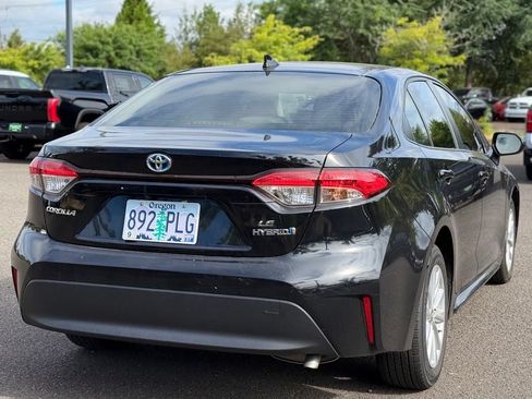 Used 2023 Toyota Corolla LE w/ LE Convenience Package FWD image 5