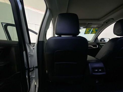 Used 2023 GMC Terrain SLT image 35