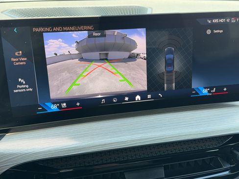 Used 2025 BMW 330i Sedan w/ M Sport Package RWD image 23