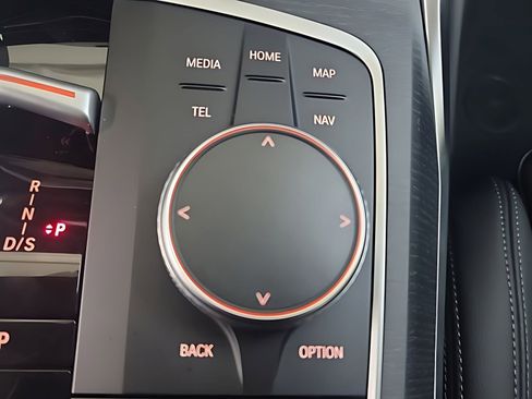 Used 2025 BMW 230i Coupe w/ Convenience Package image 19