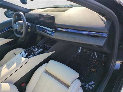Used 2024 BMW i5 eDrive40i w/ Convenience Package RWD image 23