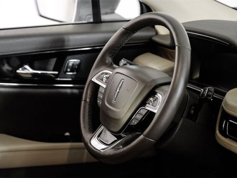 Used 2023 Lincoln Nautilus Reserve image 14