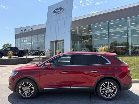 Used 2017 Lincoln MKX Reserve AWD/4WD image 3