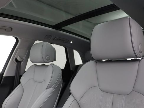 Used 2023 Audi Q5 2.0T Prestige w/ Prestige Package AWD/4WD image 13