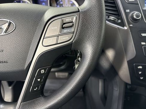 Used 2016 Hyundai Santa Fe SE AWD/4WD image 12