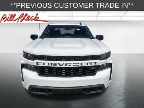 Used 2020 Chevrolet Silverado 1500 Custom w/ Custom Value Package AWD/4WD image 3