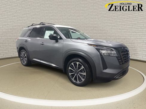 New 2026 Nissan Pathfinder Platinum AWD/4WD image 3