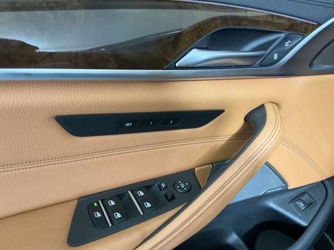 Used 2018 BMW M550i xDrive w/ Dynamic Handling Package AWD/4WD image 19