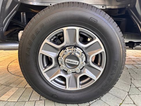 Used 2026 Ford F250 Lariat RWD image 37