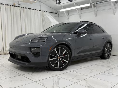 Used 2025 Porsche Macan 4S Electric AWD/4WD image 6