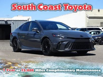 Used 2025 Toyota Camry SE w/ Multimedia Upgrade Package