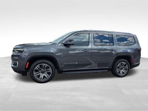 Used 2023 Jeep Wagoneer Series II RWD image 3