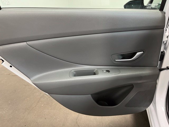 Used 2025 Hyundai Elantra SEL FWD image 16