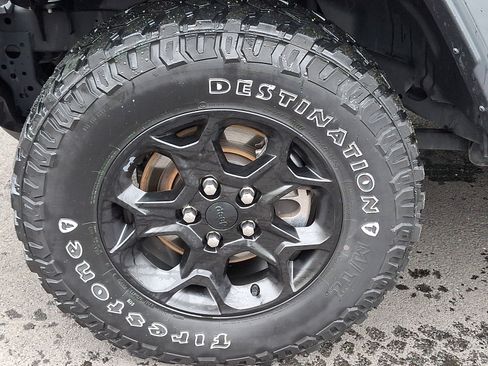 Used 2023 Jeep Wrangler Unlimited w/ Cold Weather Group AWD/4WD image 9