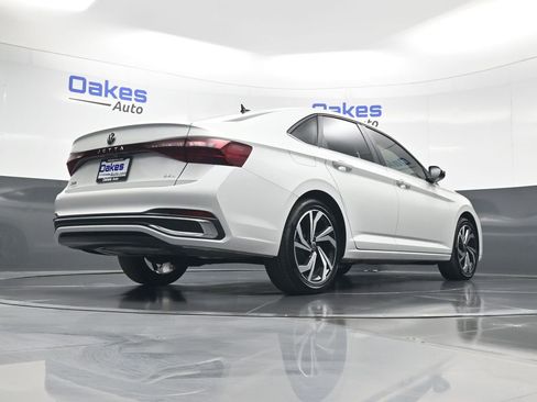 Used 2025 Volkswagen Jetta SEL image 40