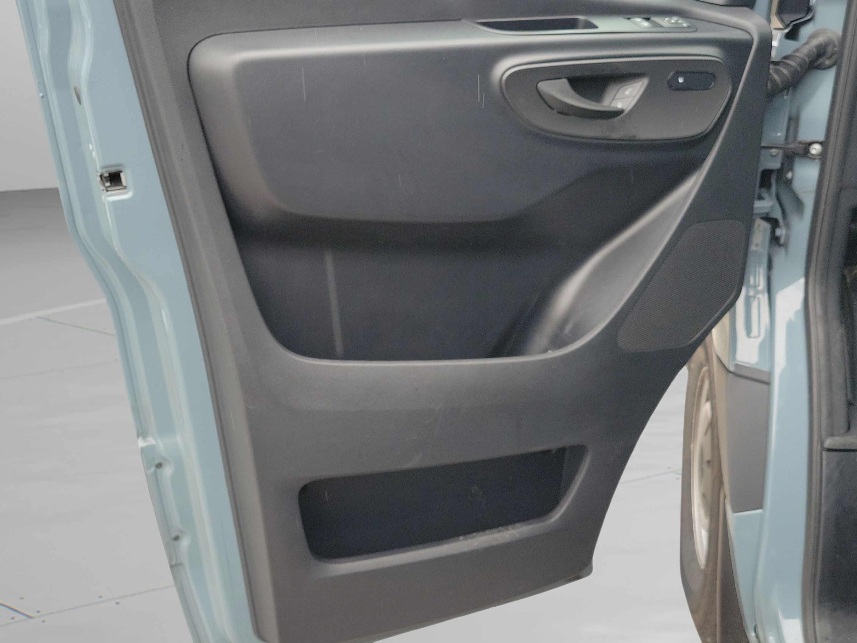 Used 2025 Mercedes-Benz Sprinter 2500 image 10