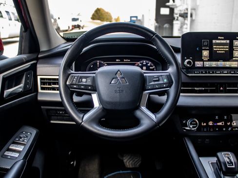 Used 2024 Mitsubishi Outlander SEL AWD/4WD image 29