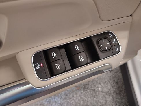 Certified 2026 Mercedes-Benz GLB 250 4MATIC image 13