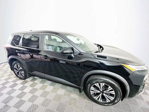 Certified 2023 Nissan Rogue SV image 3