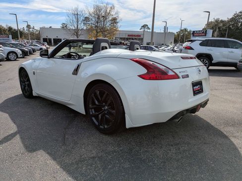 Used 2019 Nissan 370Z Touring image 6