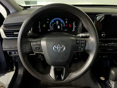 Certified 2025 Toyota Camry LE image 9