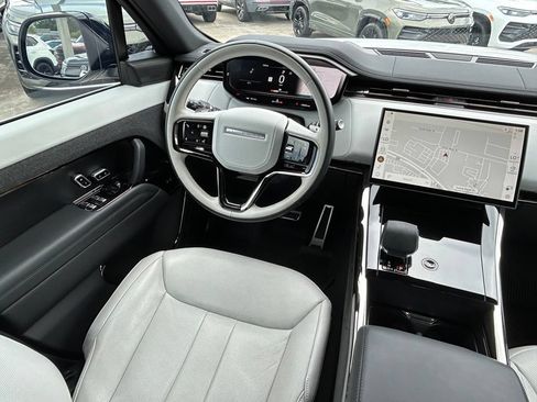 Used 2024 Land Rover Range Rover Sport Dynamic SE AWD/4WD image 9