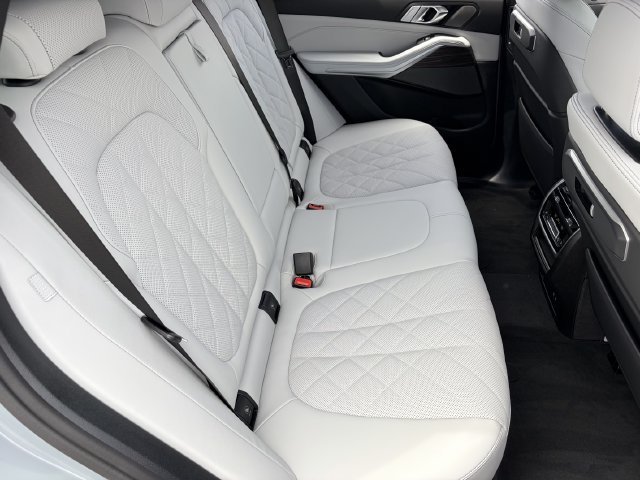 Used 2026 BMW X5 xDrive50e w/ M Sport Package AWD/4WD image 12