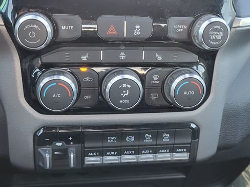Used 2023 RAM 3500 Big Horn w/ Night Edition AWD/4WD image 22