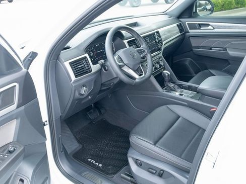 Used 2023 Volkswagen Atlas Cross Sport SE image 15