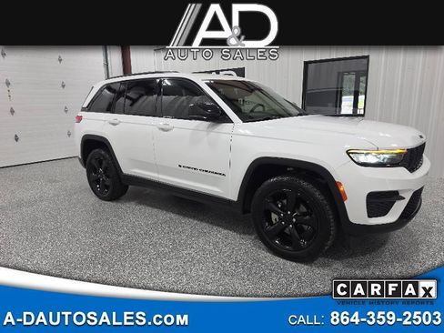 Used 2022 Jeep Grand Cherokee Altitude RWD image 1