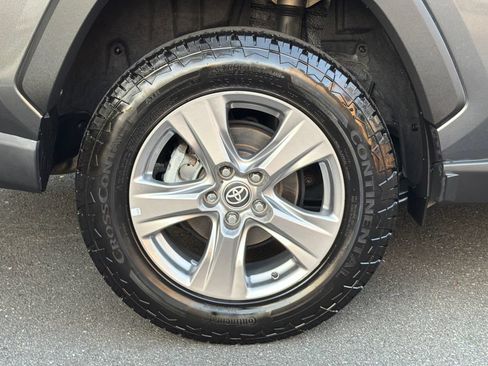 Used 2022 Toyota RAV4 XLE AWD/4WD image 7