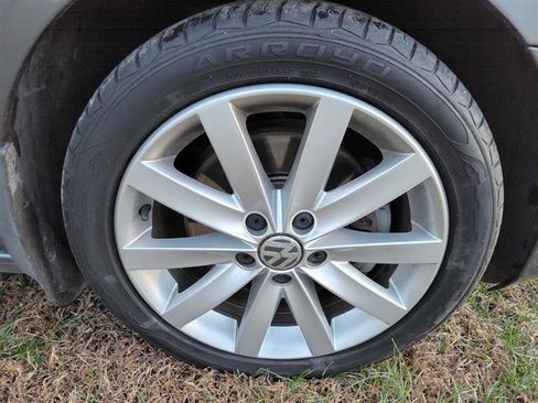 Used 2014 Volkswagen Jetta TDI image 46