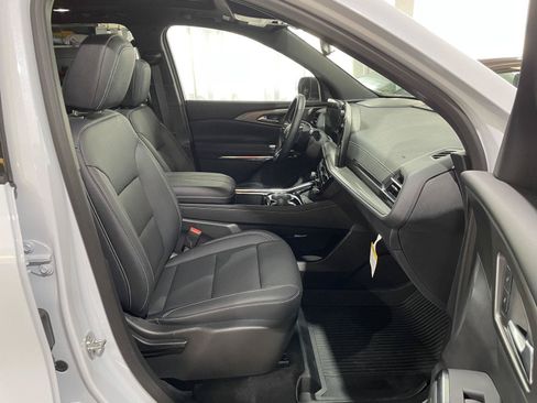 Used 2026 Chevrolet Traverse LT w/ Sun and Wheel Package AWD/4WD image 24