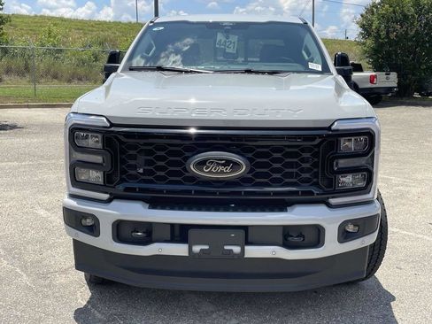 New 2026 Ford F250 Lariat w/ Black Appearance Package AWD/4WD image 8