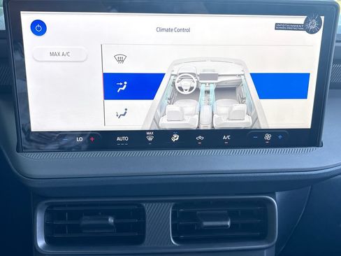 New 2026 Ford Maverick XL w/ Equipment Group 101A AWD/4WD image 17