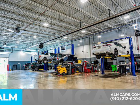 Used 2024 Nissan Rogue SV image 64