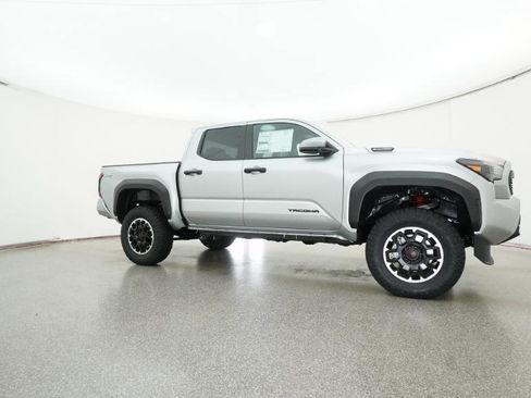 New 2025 Toyota Tacoma TRD Off-Road AWD/4WD image 35
