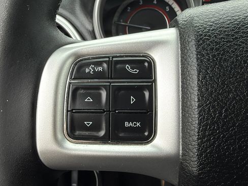 Used 2016 Dodge Journey SE w/ Flexible Seating Group FWD image 17