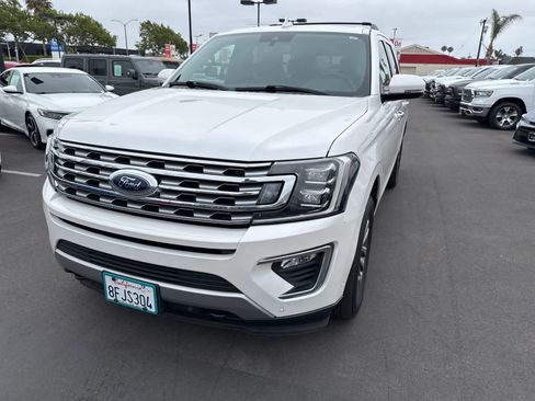 Used 2018 Ford Expedition Limited w/ Equipment Group 301A AWD/4WD image 2