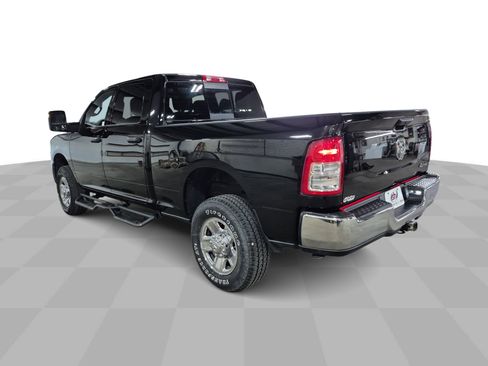 Used 2024 RAM 2500 Tradesman w/ Chrome Appearance Group image 7