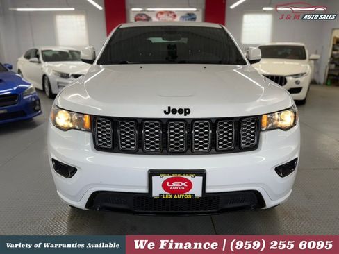 Used 2018 Jeep Grand Cherokee Altitude AWD/4WD image 3