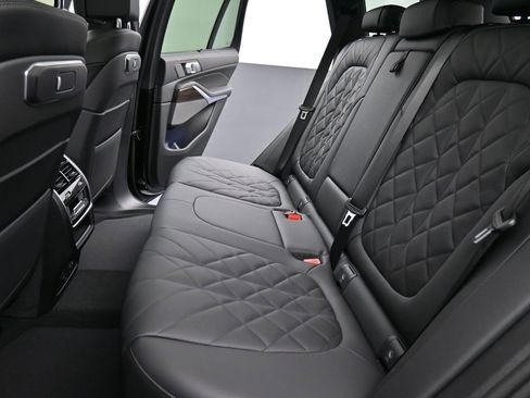 Used 2026 BMW X5 xDrive40i w/ M Sport Package image 16