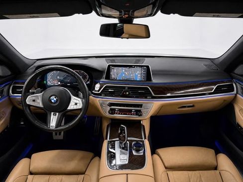Used 2022 BMW 750i xDrive w/ Executive Package AWD/4WD image 35