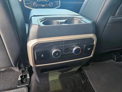 Used 2024 Ford Expedition XLT image 19