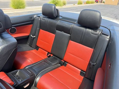 Used 2011 BMW M3 Convertible RWD image 13