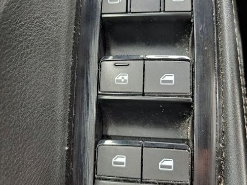 Used 2023 Nissan Rogue SV image 16