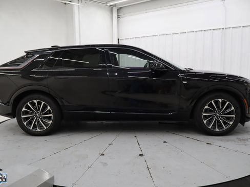 Used 2024 Cadillac Lyriq Sport image 2