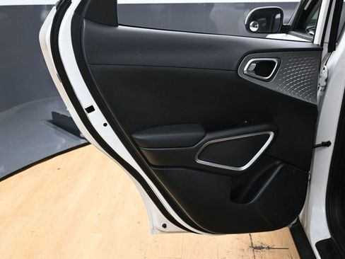 Used 2023 Kia Soul LX w/ Option Group 015 FWD image 32