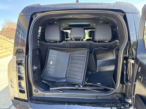 Used 2023 Land Rover Defender 130 X image 24